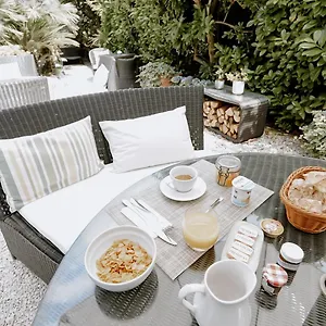 Ideal Sejour - Stylish Boutique With Quiet Garden Otel