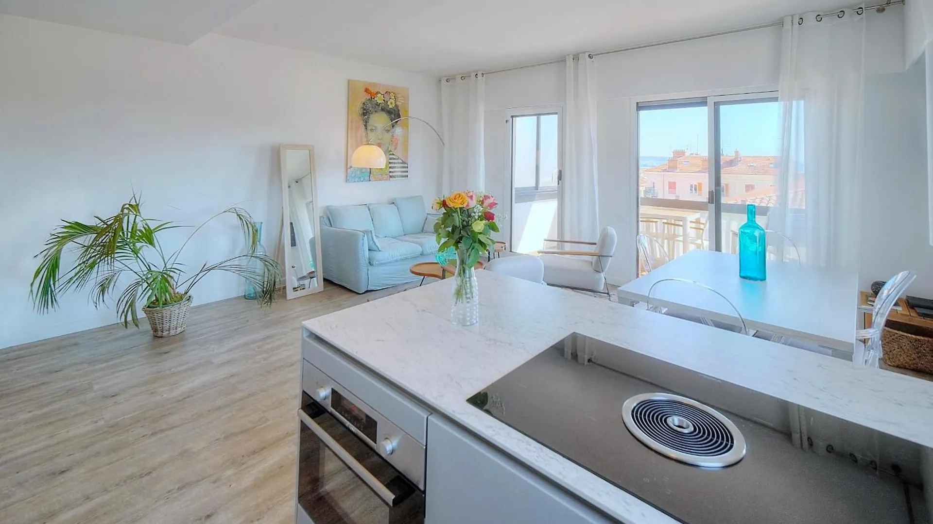 Downtown Cannes 2Br With Ac & Terrace W Sea View - Benakey Apartment