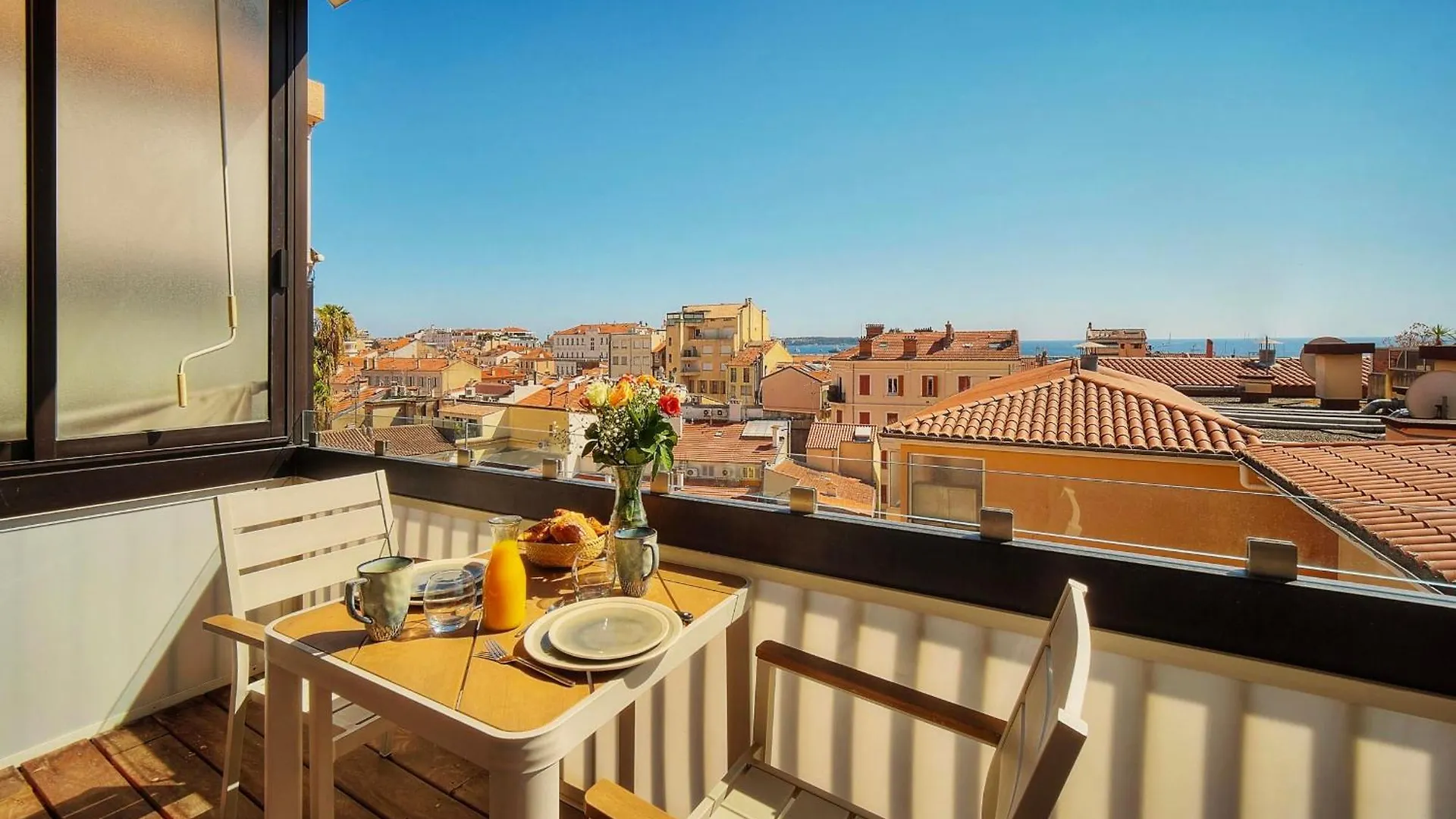 Downtown Cannes 2Br With Ac & Terrace W Sea View - Benakey
