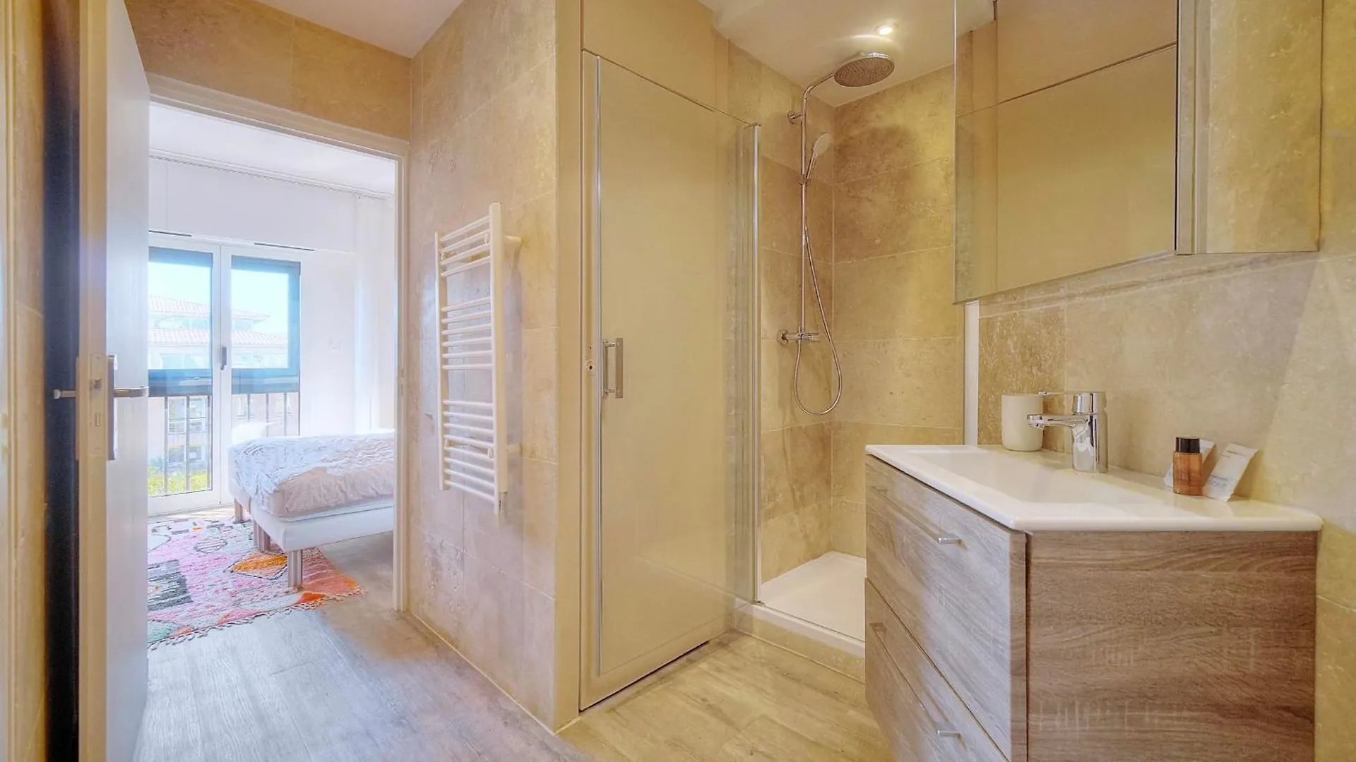 Downtown Cannes 2Br With Ac & Terrace W Sea View - Benakey 0*,  France