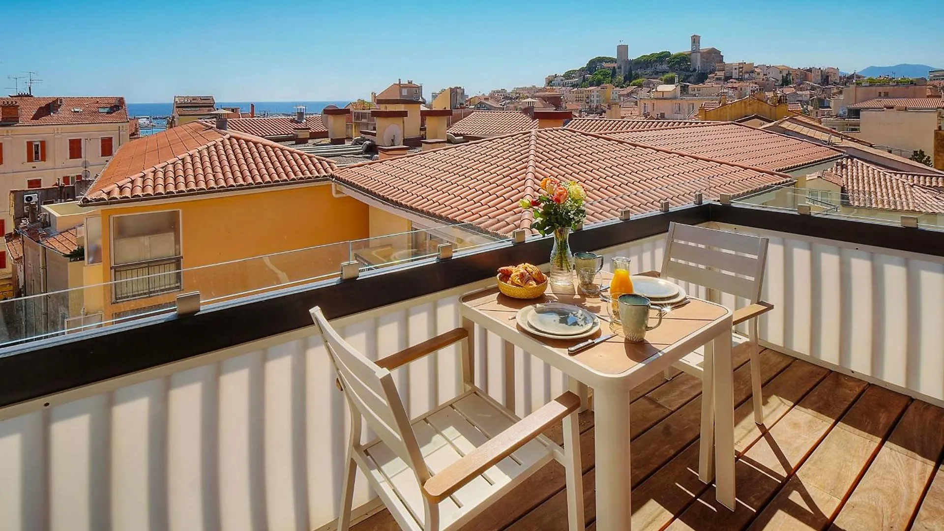 Downtown Cannes 2Br With Ac & Terrace W Sea View - Benakey 0*,  France