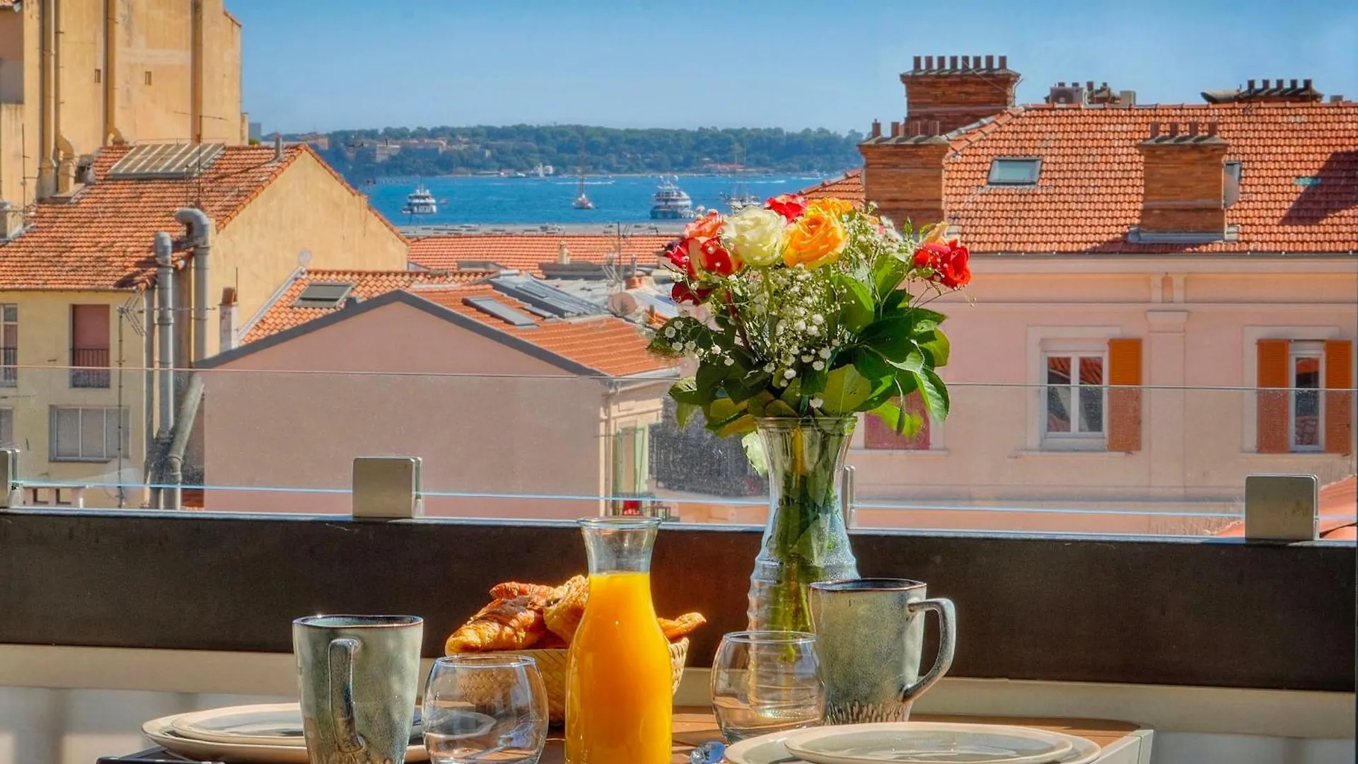 Downtown Cannes 2Br With Ac & Terrace W Sea View - Benakey Apartment