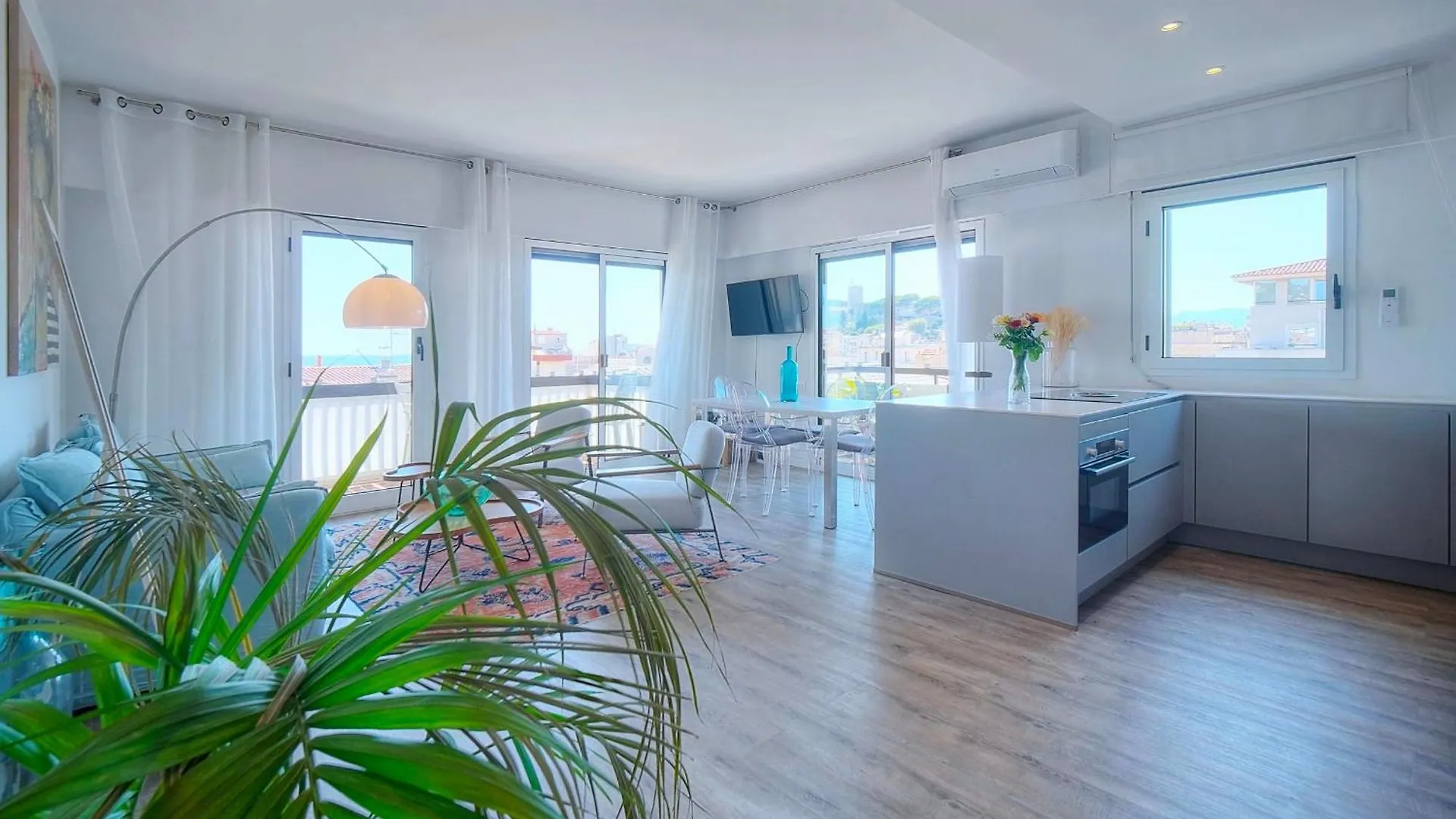 Downtown Cannes 2Br With Ac & Terrace W Sea View - Benakey