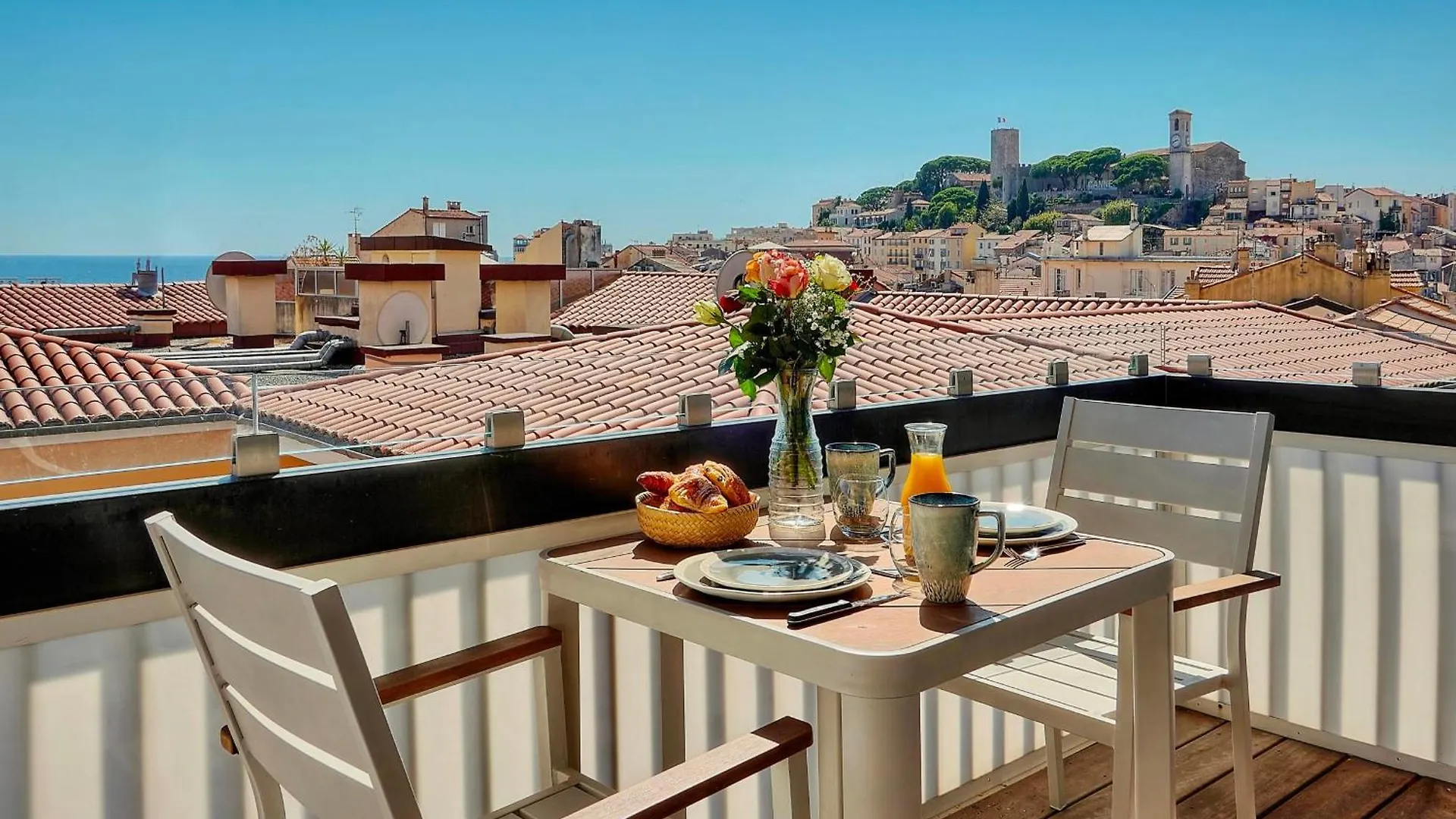 Downtown Cannes 2Br With Ac & Terrace W Sea View - Benakey Apartment