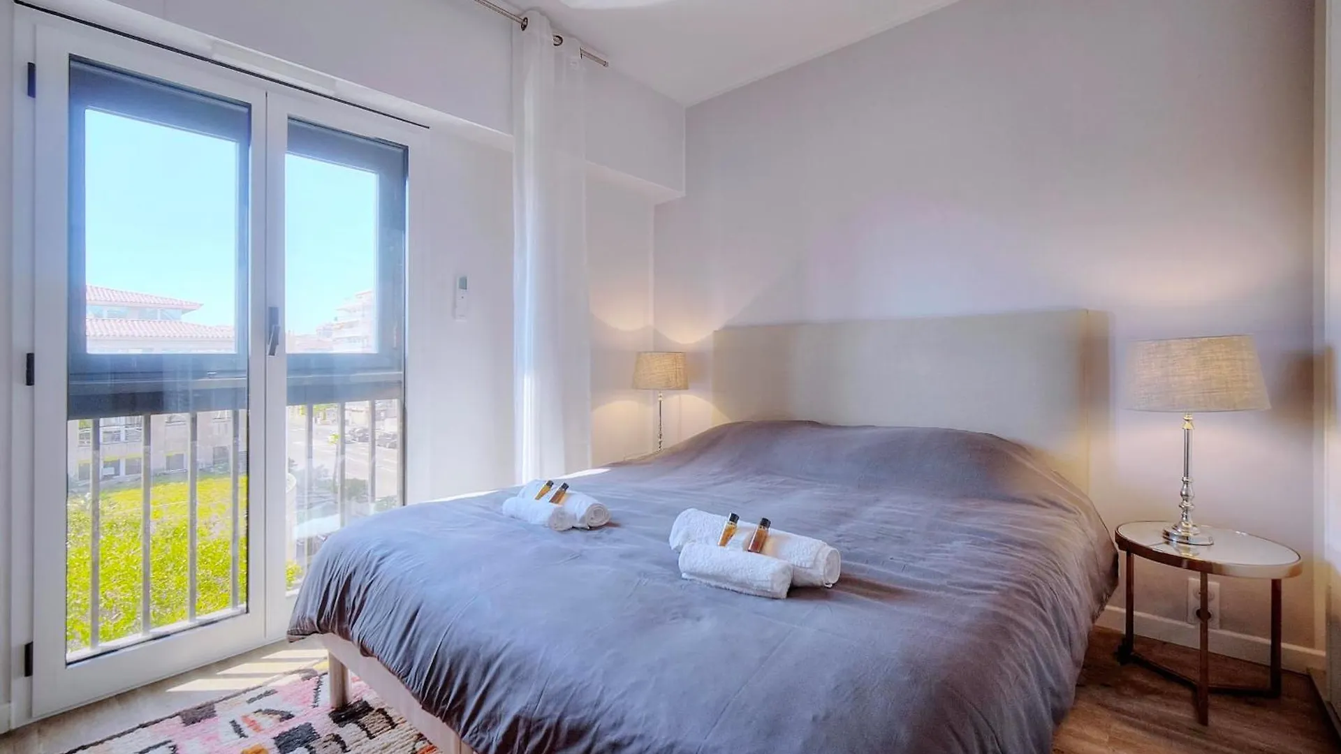 Downtown Cannes 2Br With Ac & Terrace W Sea View - Benakey Apartment